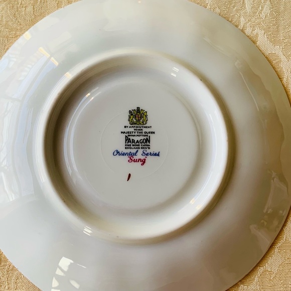 Paragon Oriental Series china cup and saucer - Picture 7 of 9